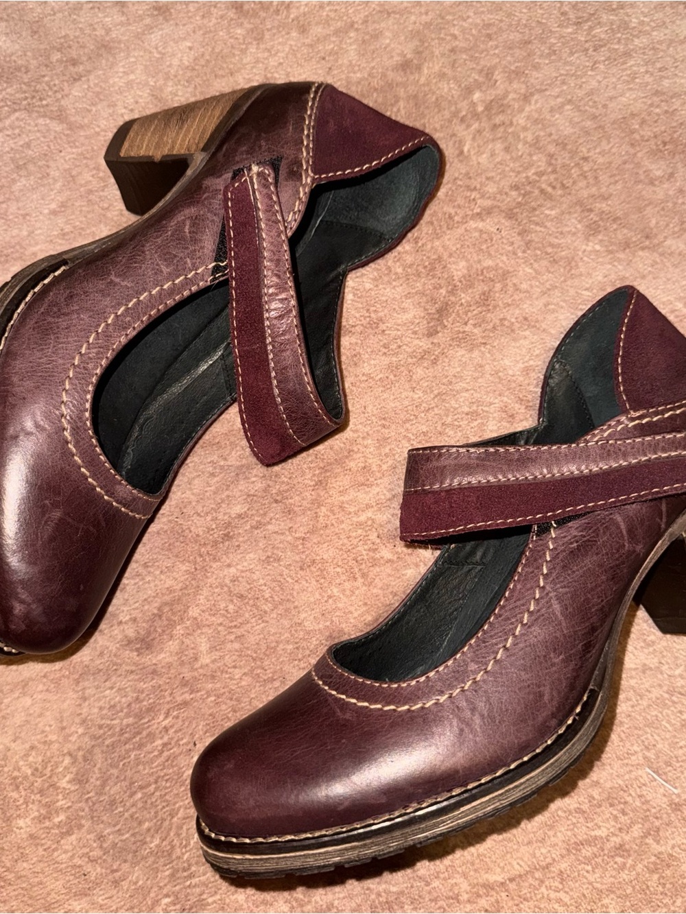 Dromedaris Red Maroon Mary Jane Heels size 9 or 40
